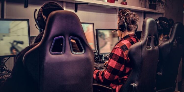 ¿Cómo jugar counter strike 1.6 en lan wifi?